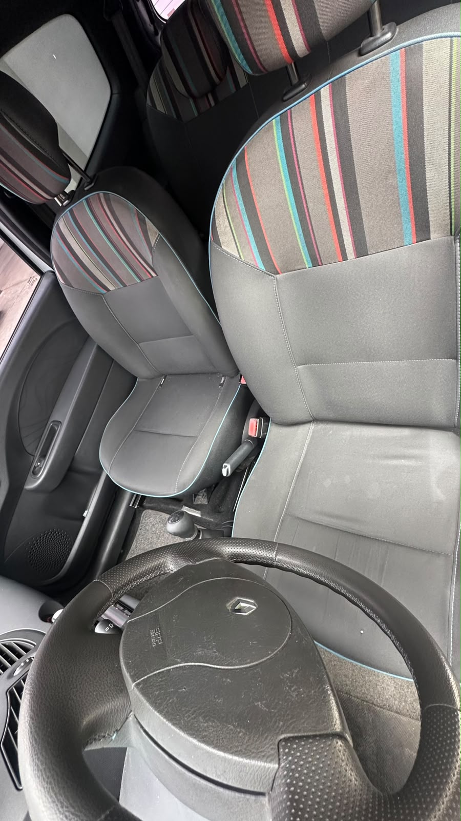 Renault Twingo II 2014: foto 9