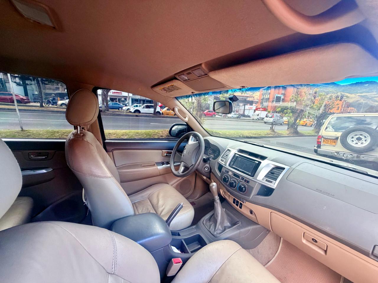 Toyota Fortuner 2014: foto 9