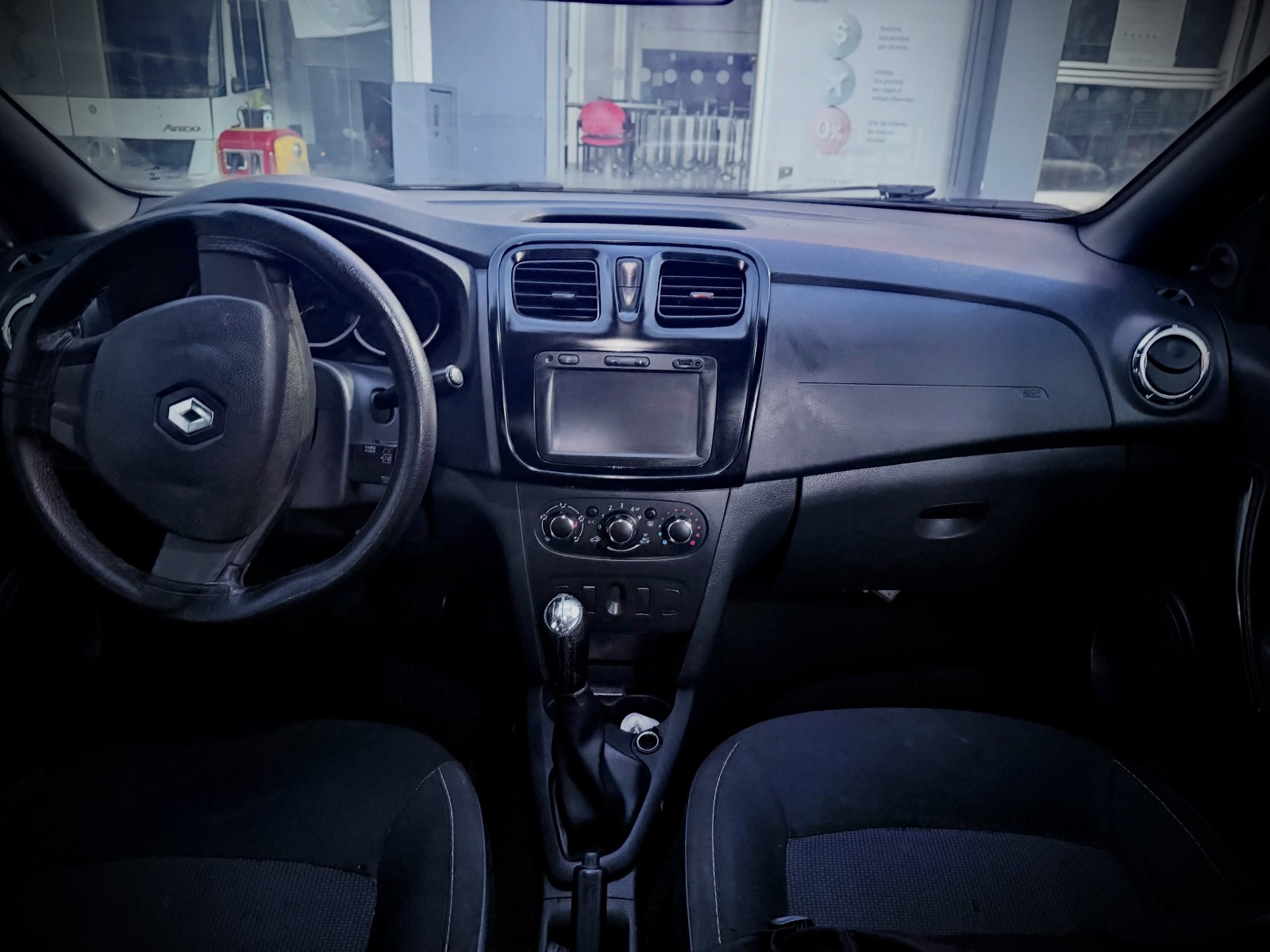 Renault Logan 2020: foto 10